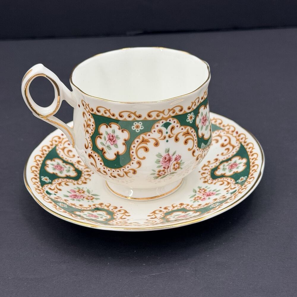 Vintage Queens Fine Bone China England TEACUP & SAUCER Green Roses Gold Accent - Picture 5 of 8